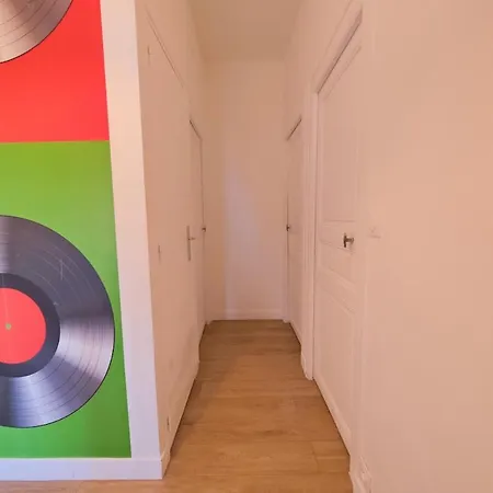 Апартаменты Montreal - 5 Bedrooms - Air Conditioning