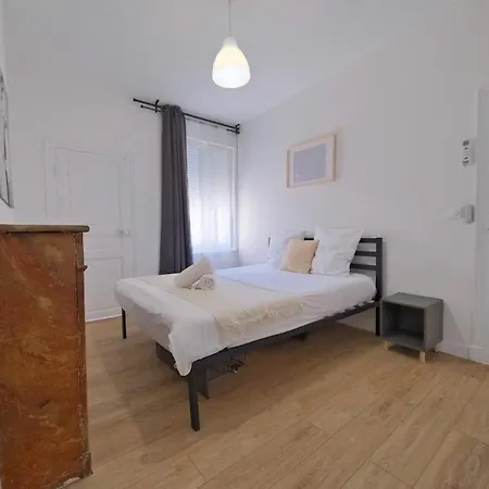 Montreal - 5 Bedrooms - Air Conditioning * Реймс