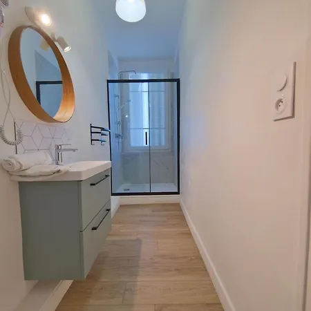 Апартаменты Montreal - 5 Bedrooms - Air Conditioning Реймс